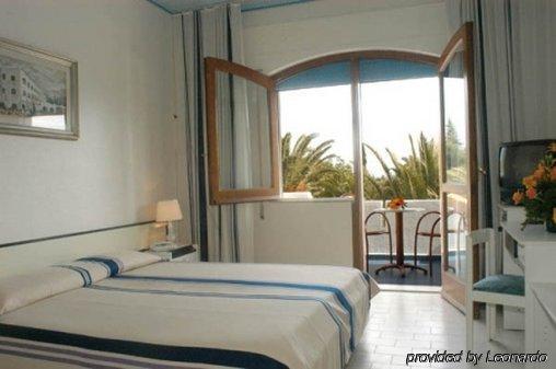 Hotel Azzolini Villagrazia Di Carini Номер фото